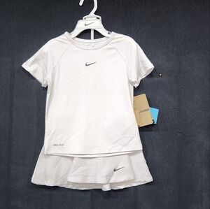 🆕️ Nike Skort Set